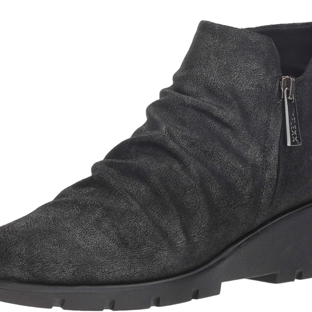 NEW: The Flexx Slingshot Waterproof Black Suede SZ 7.5M